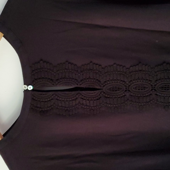 NWT Quin cap sleeve mixed material blouse by Pale Sky in black, size XXL. - Picture 4 of 5